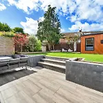 Finest Retreats - The Secret Garden, Nr Wimbledon