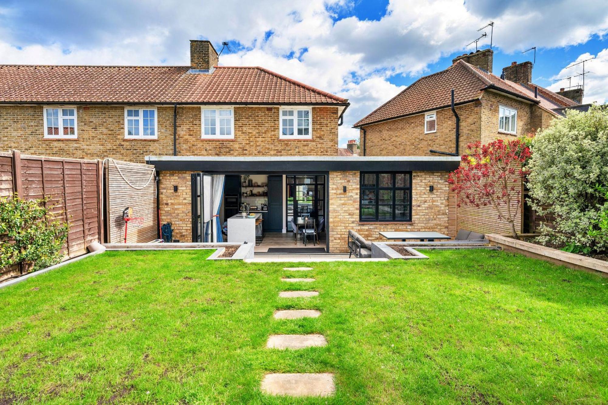 Finest Retreats - The Secret Garden, Nr Wimbledon Londra
